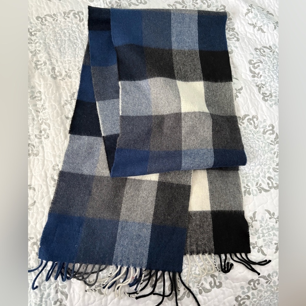 AVOCA Mill Collection Rome
Plaid Merino Scarf 100%.Wool